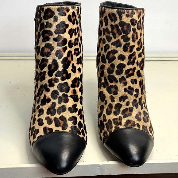 Sofft Boots Womens Size 6.5 Makayla Ankle Boot Black Leather Pointed Zip Leopard - Picture 3 of 15